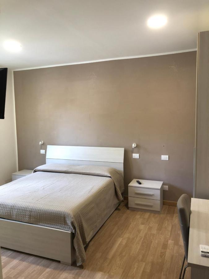 West Ponente Hotel Francavilla Al Mare Bagian luar foto